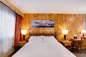 Adirondack Spruce Lodge