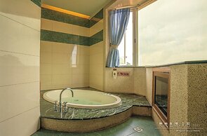 Regale Villa Hotel