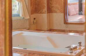 Regale Villa Hotel