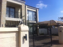 First Avenue Guest House