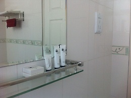 First Avenue Guest House