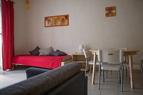 Modern & cozy apartment close to Center