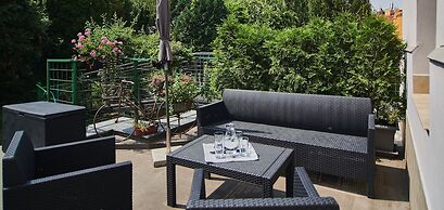 2 Bedroom Home near Prague Castle