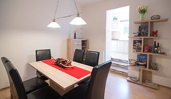 2 Bedroom Home near Prague Castle