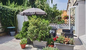 2 Bedroom Home near Prague Castle