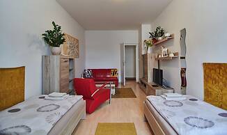 2 Bedroom Home near Prague Castle