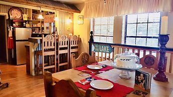 The Old Liberty Schoolhouse B&B