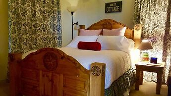 The Old Liberty Schoolhouse B&B