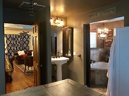 The Old Liberty Schoolhouse B&B