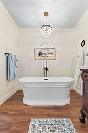 The Old Liberty Schoolhouse B&B