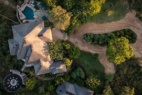 Makumu Private Game Lodge