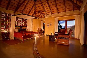 Makumu Private Game Lodge