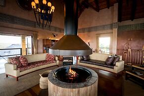 Makumu Private Game Lodge