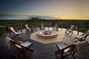 Makumu Private Game Lodge