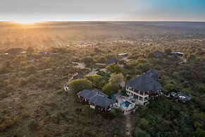 Makumu Private Game Lodge