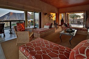 Makumu Private Game Lodge