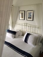 Blue On Blue Bed and Breakfast