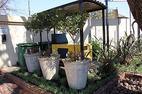 Del Roza Guest House