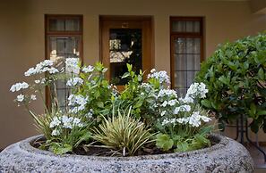 Del Roza Guest House