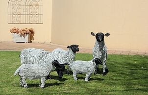 Del Roza Guest House