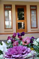 Del Roza Guest House