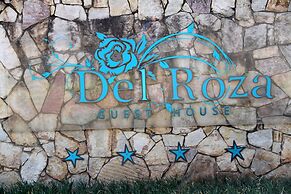 Del Roza Guest House