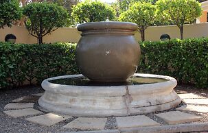 Del Roza Guest House