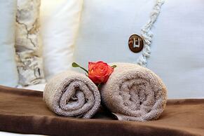 Del Roza Guest House