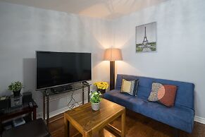 Applewood Suites - 4 BDRM King West