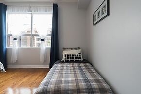 Applewood Suites - 4 BDRM King West