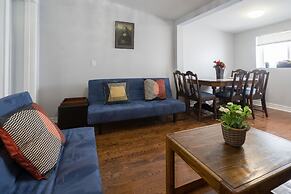 Applewood Suites - 4 BDRM King West