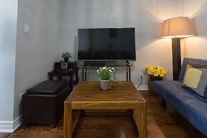 Applewood Suites - 4 BDRM King West