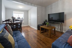 Applewood Suites - 4 BDRM King West