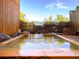 Log Cabin Kinoko No Sato