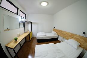 Daizy House - Hostel