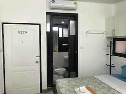 Nine Place Sukhumvit 40 - Hostel