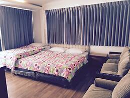 Nine Place Sukhumvit 40 - Hostel