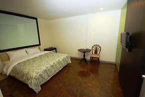 Nine Place Sukhumvit 40 - Hostel