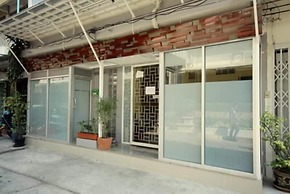 Nine Place Sukhumvit 40 - Hostel