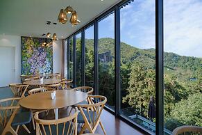 Meijie Mountain Hotspring Resort