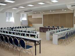 Aiqun Hotel Guangzhou - Free shuttle between hotel and Exhibition Cent