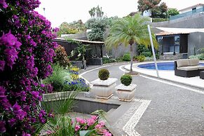 Vila do Vale by MHM