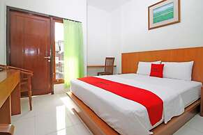 RedDoorz @ Turangga Sari