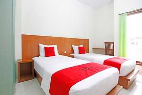 RedDoorz @ Turangga Sari