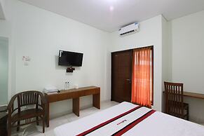 RedDoorz @ Turangga Sari