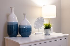 Applewood Suites - 1 BR Wellington West