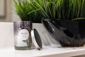 Applewood Suites - 1 BR Wellington West