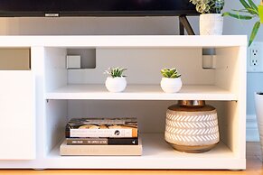 Applewood Suites - 1 BR Wellington West