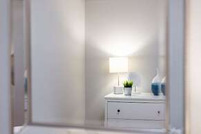 Applewood Suites - 1 BR Wellington West