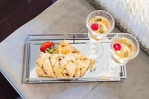 Applewood Suites - 1 BR Wellington West